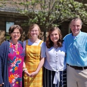 Meet your Posher, April